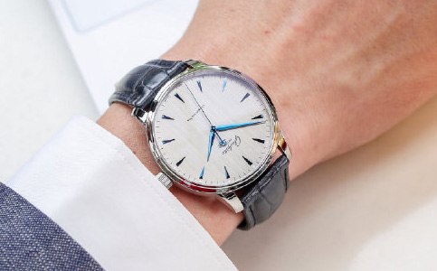 格拉蘇蒂手表走時(shí)不準(zhǔn)