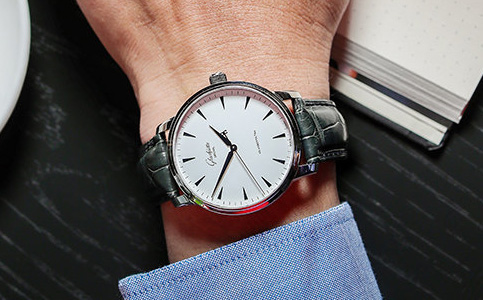 格拉蘇蒂泉州維修網(wǎng)點（格拉蘇蒂外觀磕碰）