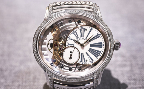 愛彼維修售后服務（解決愛彼手表走慢的方法）