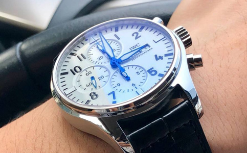 萬(wàn)國(guó)手表售后維修（了解萬(wàn)國(guó)手表表針變色的原因）