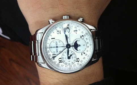 浪琴全國維修點查詢電話(浪琴手表表針變色的原因)