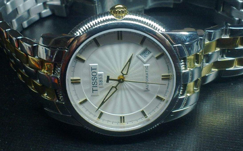 天梭客服熱線(xiàn)（解決天梭手表表扣上的劃痕）