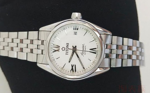 梅花官方售后店（梅花手表停走的原因）