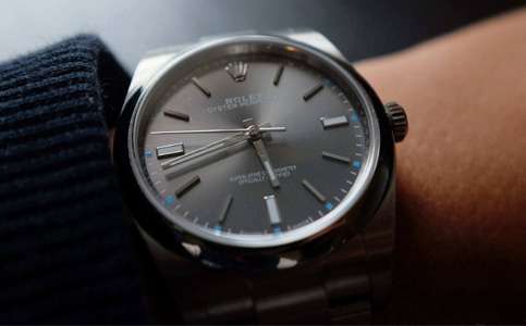 勞力士手表售后維修電話（調節勞力士表帶的松緊度）